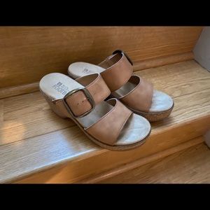 White Mountain tan platform slip-on sandals.